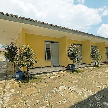 Oyo 92483 Hotel Kirana Salatiga Exterior foto