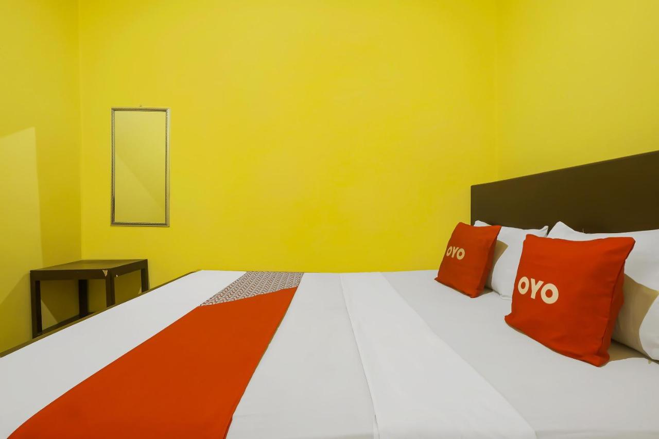 Oyo 92483 Hotel Kirana Salatiga Exterior foto
