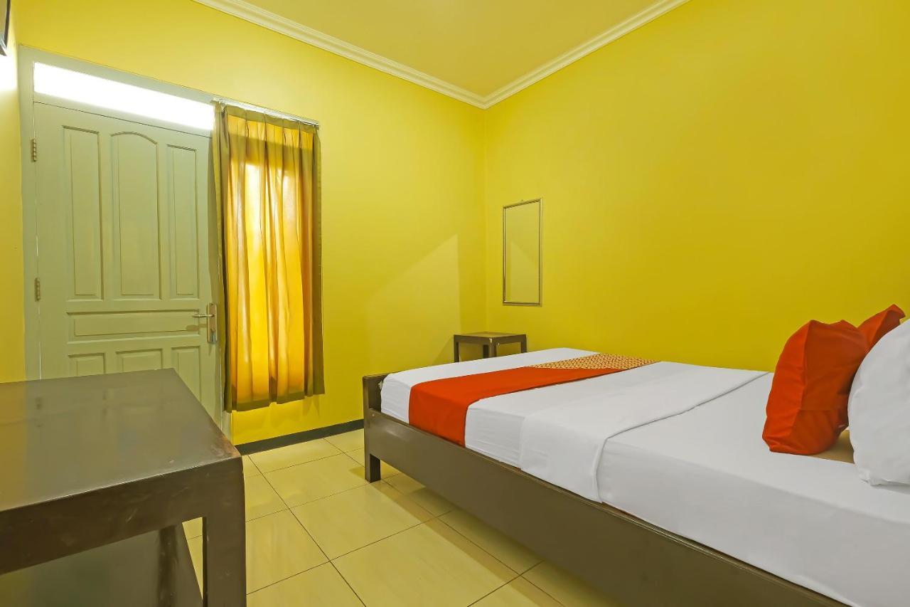 Oyo 92483 Hotel Kirana Salatiga Exterior foto