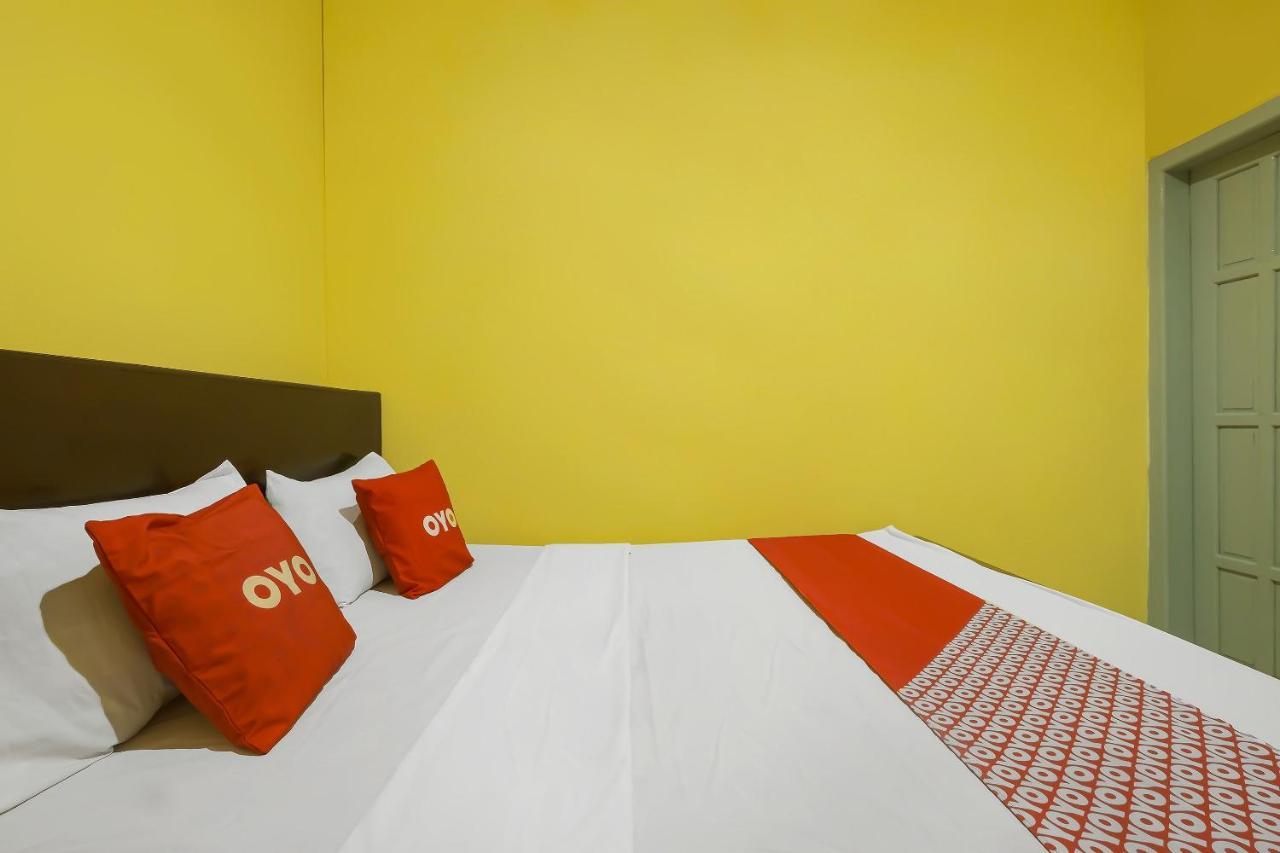 Oyo 92483 Hotel Kirana Salatiga Exterior foto
